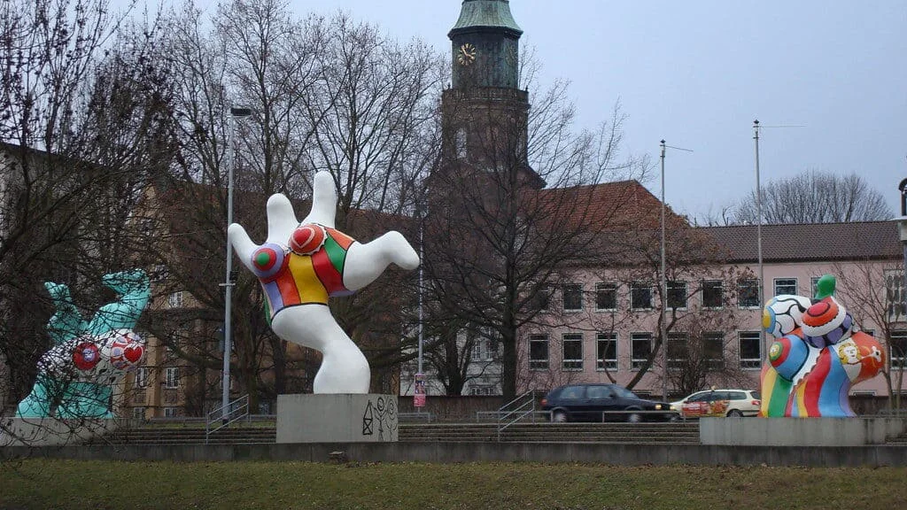 niki de saint phalle nanas